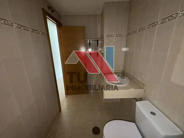 Bathroom of Flat for sale in Fuensalida  with Balcony and Community pool
