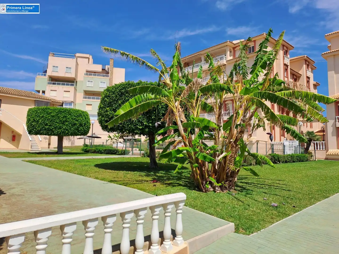 Außenansicht von Wohnungen zum Verkauf in Cartagena mit Privatgarten, Terrasse und Möbliert