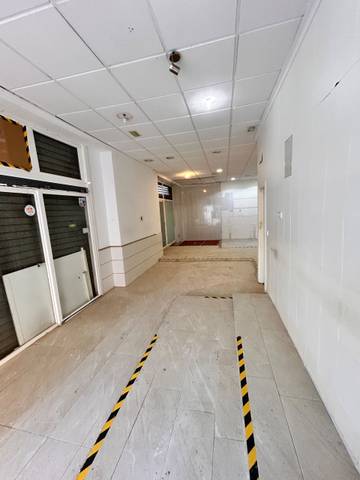 Local comercial en Alquiler en Caratula, 16 en Ciutat Universitària