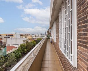 Vista exterior de Àtic en venda en  Madrid Capital amb Aire condicionat i Terrassa