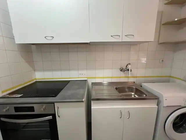 Cuina de Pis de lloguer en Puertollano amb Aire condicionat, Calefacció i Moblat
