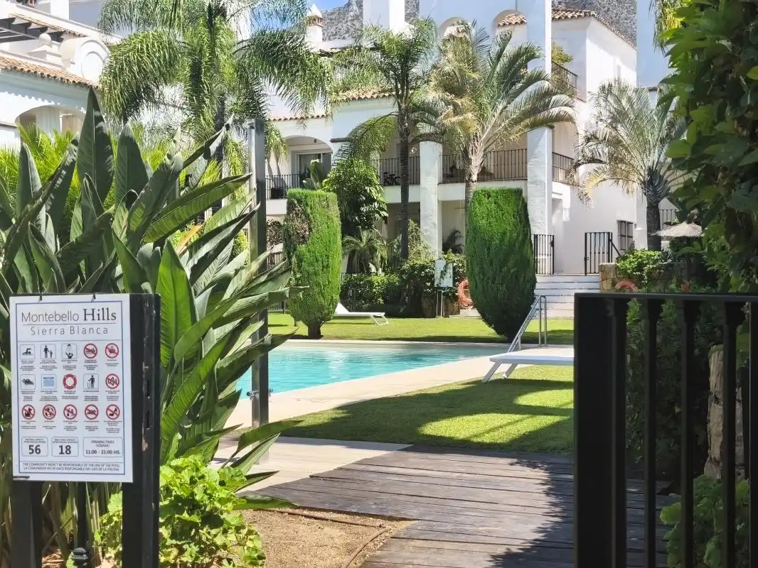 Exterior view of Flat for sale in Marbella  with Air Conditioner, Heating and Private garden