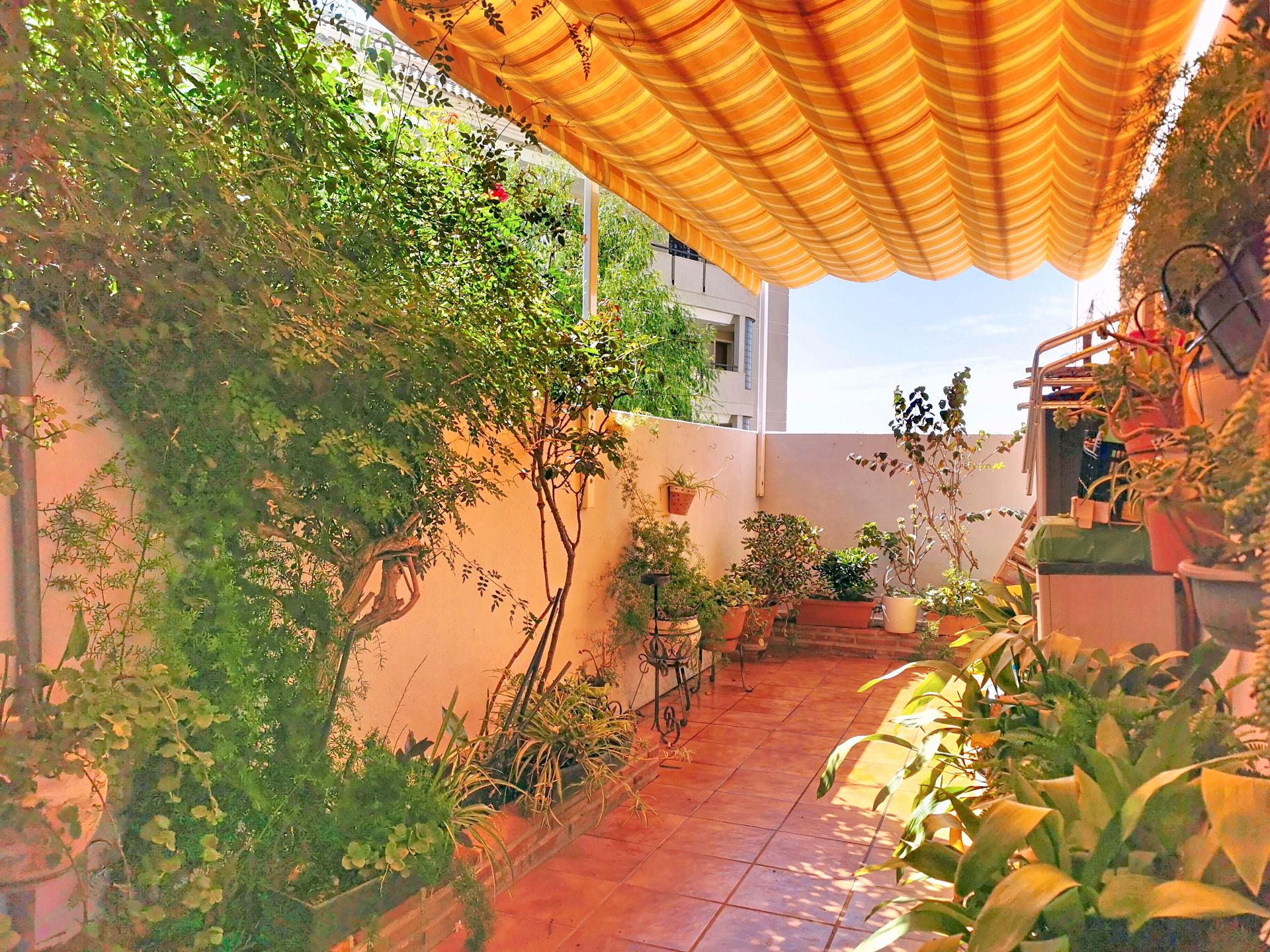 Terrace of Single-family semi-detached for sale in Fuengirola  with Air Conditioner, Storage room and Community pool