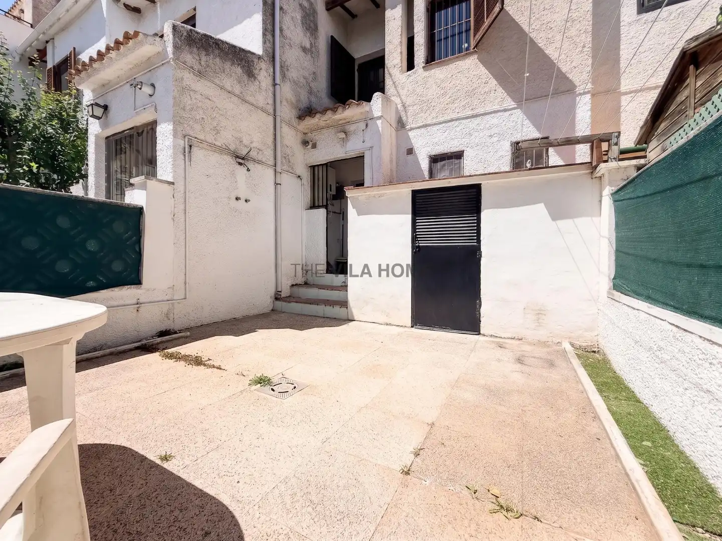 Vista exterior de Casa adosada en venda en Cubelles amb Jardí privat, Terrassa i Traster