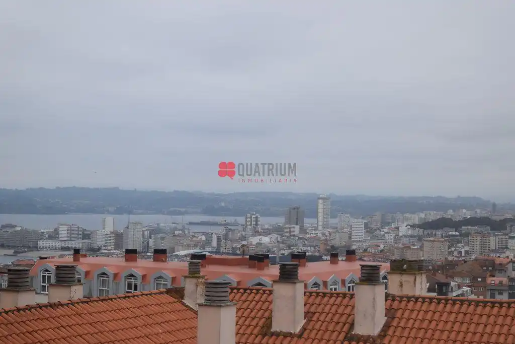 Vista exterior de Dúplex en venda en A Coruña Capital  amb Calefacció i Traster