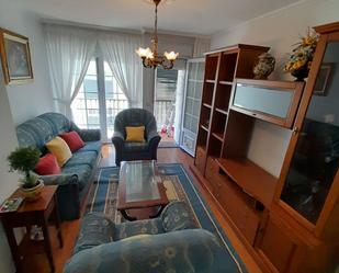 Sala d'estar de Apartament de lloguer en Boiro amb Balcó