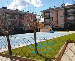 Vista exterior de Pis en venda en Sotillo de la Adrada amb Aire condicionat i Piscina comunitària