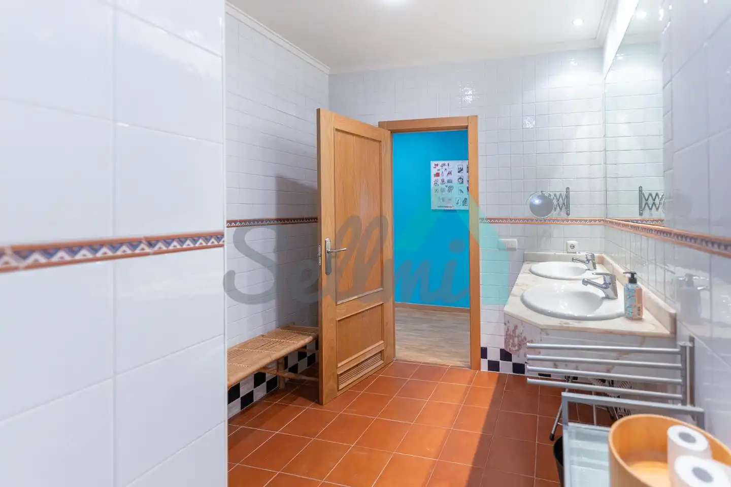 Baño de Piso de alquiler en Oviedo  con Calefacción, Parquet y Amueblado