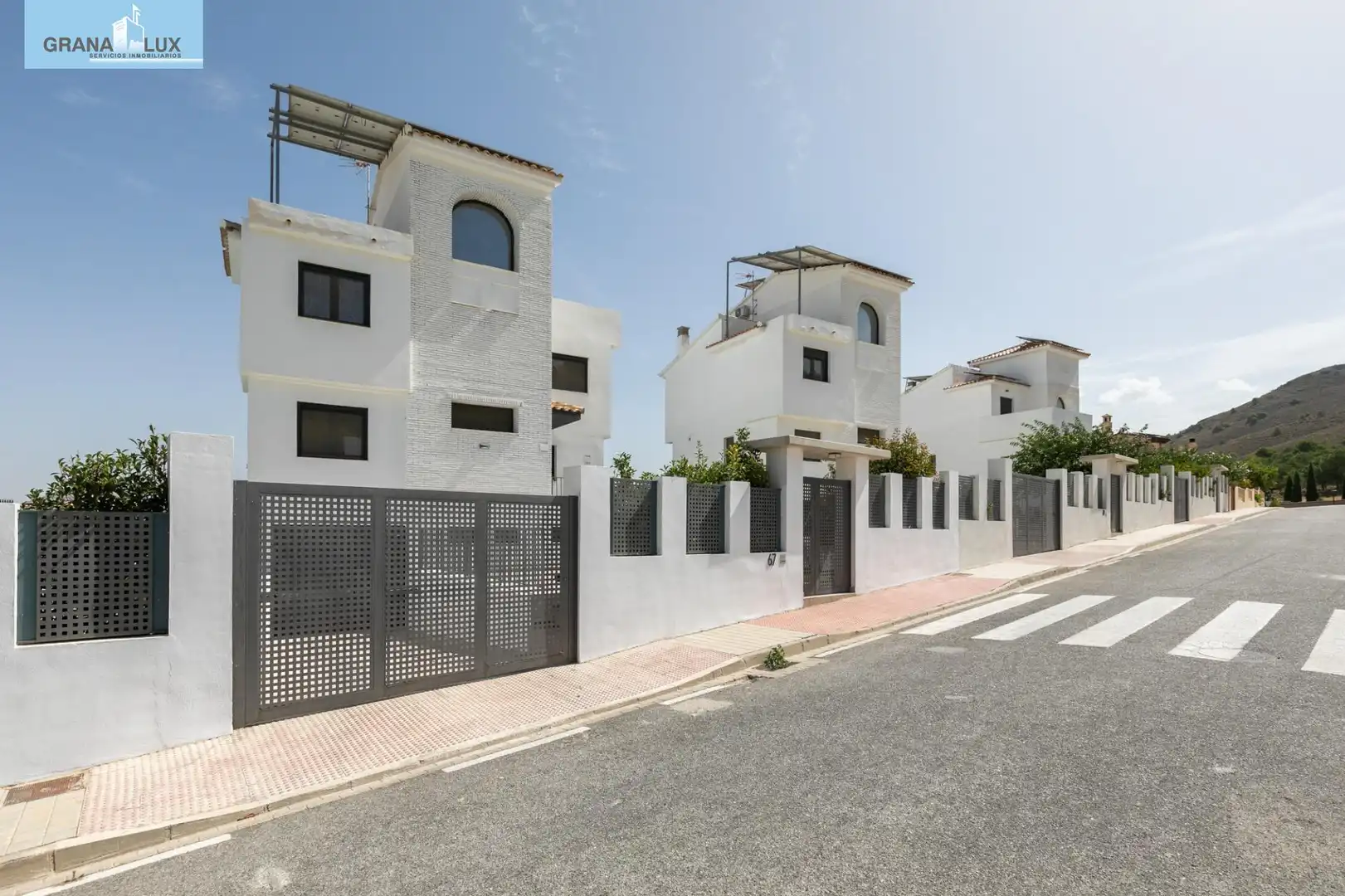 Vista exterior de Casa o xalet en venda en Dílar amb Aire condicionat, Calefacció i Jardí privat