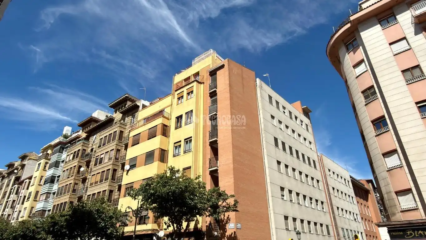 Exterior view of Flat for sale in Zaragoza  with Air Conditioner, Heating and Parquet flooring