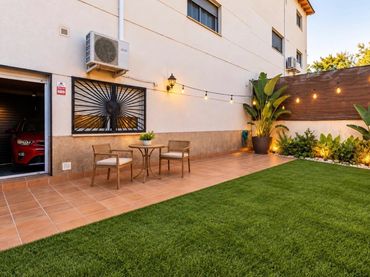Maison mitoyenne avec balcon à vendre à Calle MATIES ROCA,DE