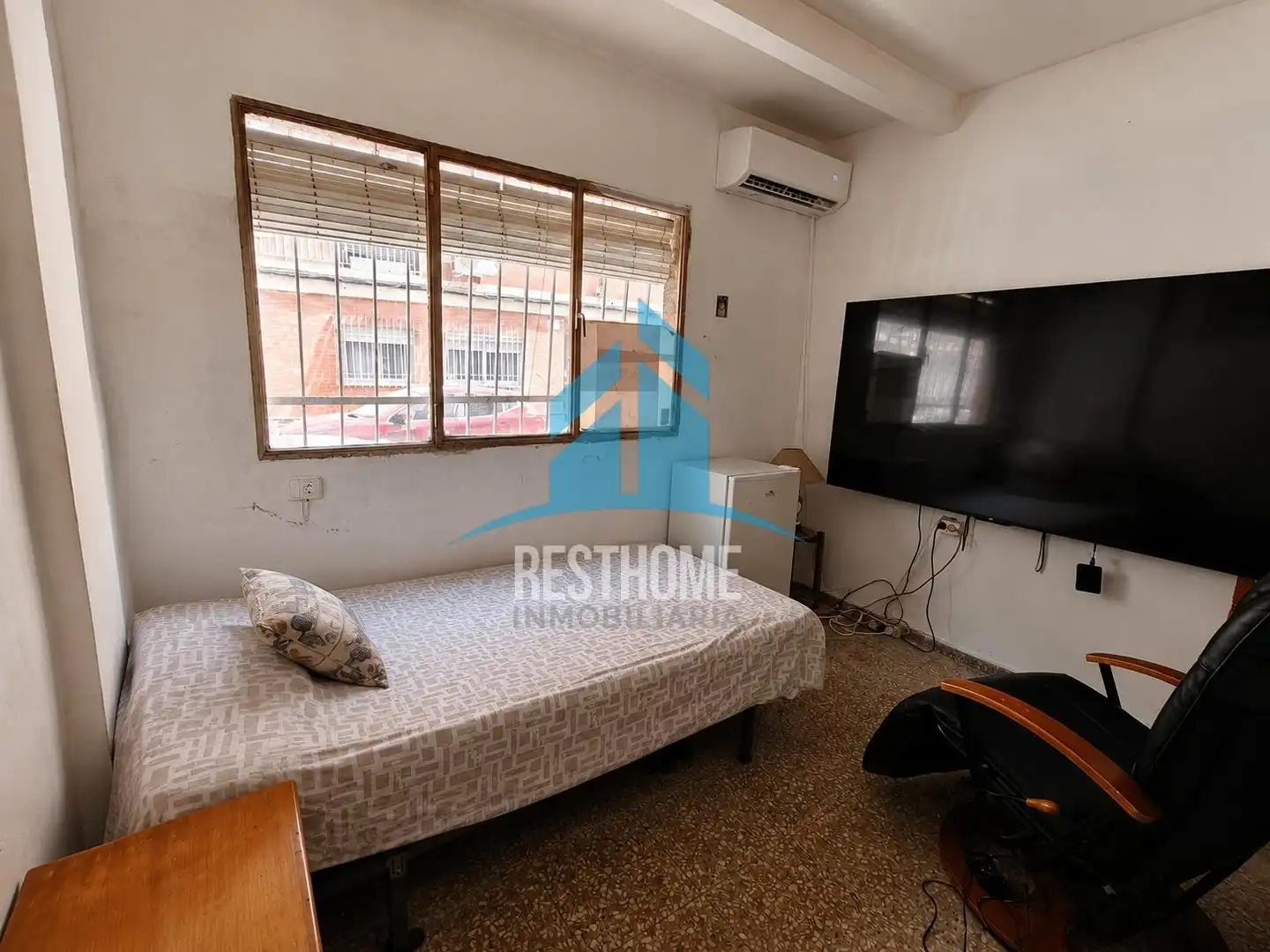 Habitación de Planta baja en venta en Silla con Terraza y Trastero