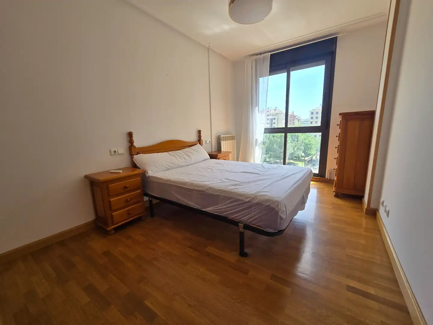 Habitación de Piso de alquiler en  Logroño con Calefacción, Terraza y Trastero