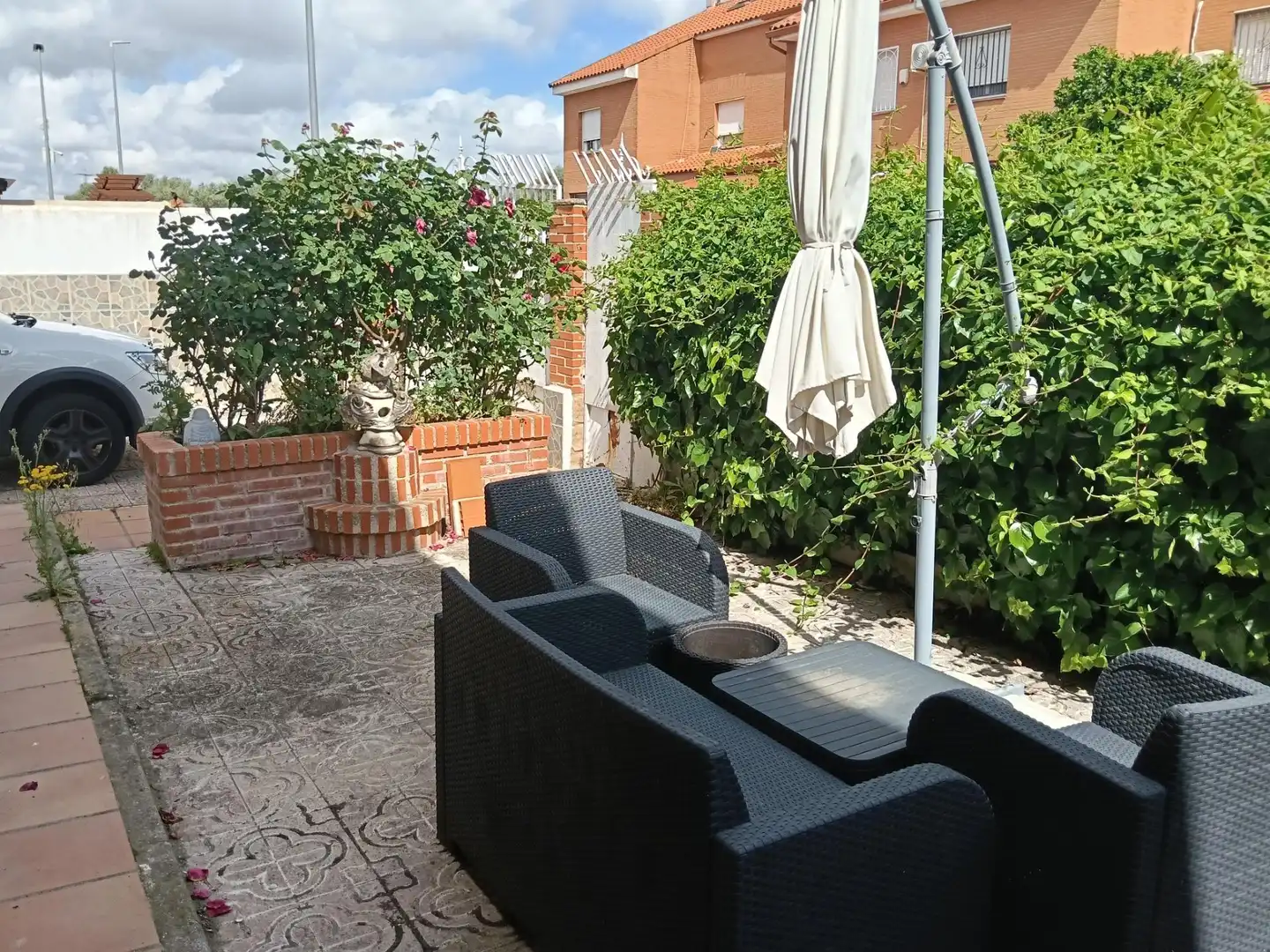Terrassa de Casa adosada en venda en Cedillo del Condado amb Calefacció, Jardí privat i Terrassa