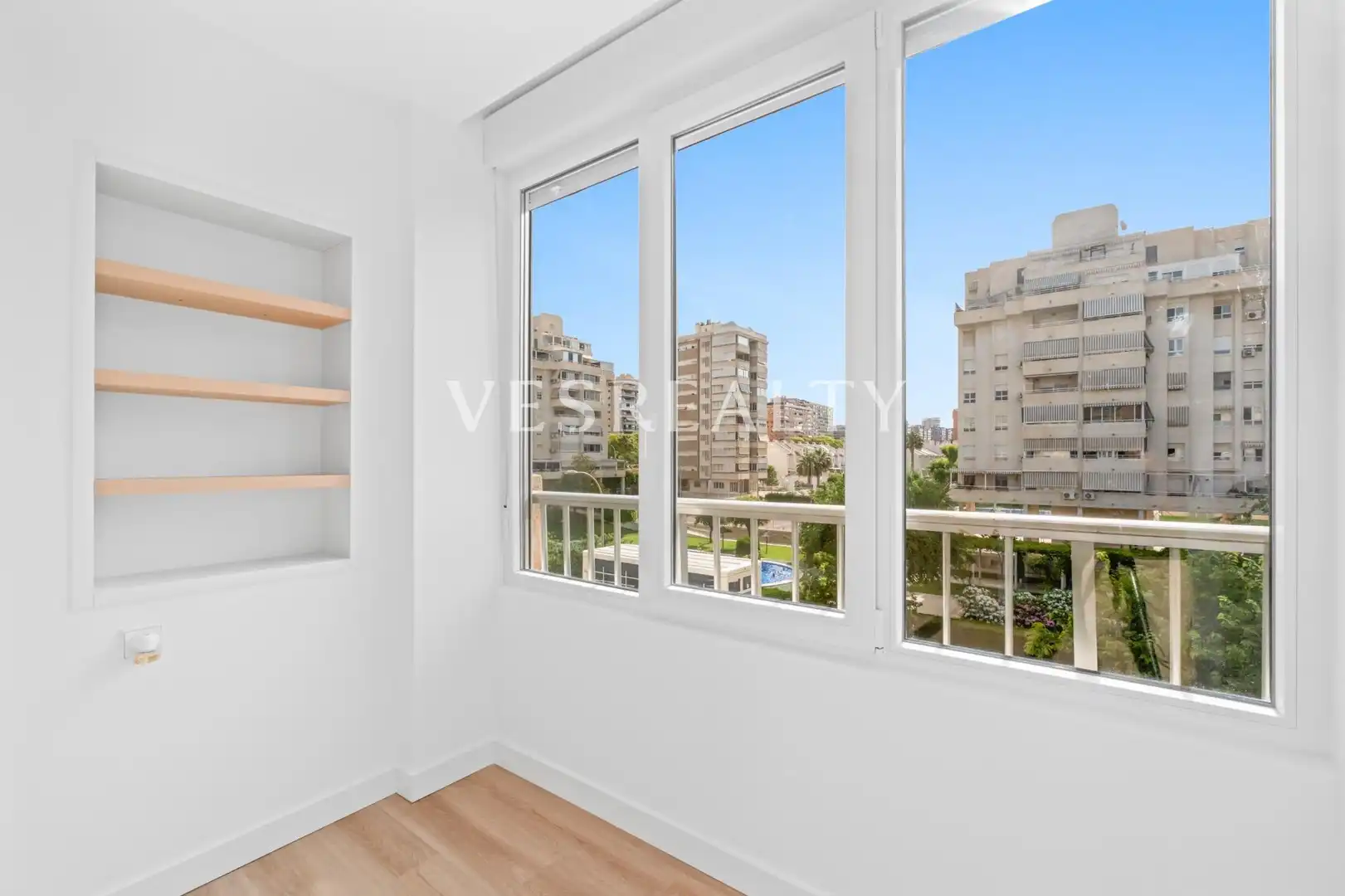 Habitación de Piso en venta en Alicante / Alacant con Aire acondicionado y Piscina comunitaria