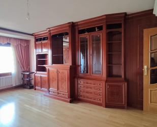 Living room of Flat for sale in  Zaragoza Capital  with Air Conditioner, Heating and Private garden