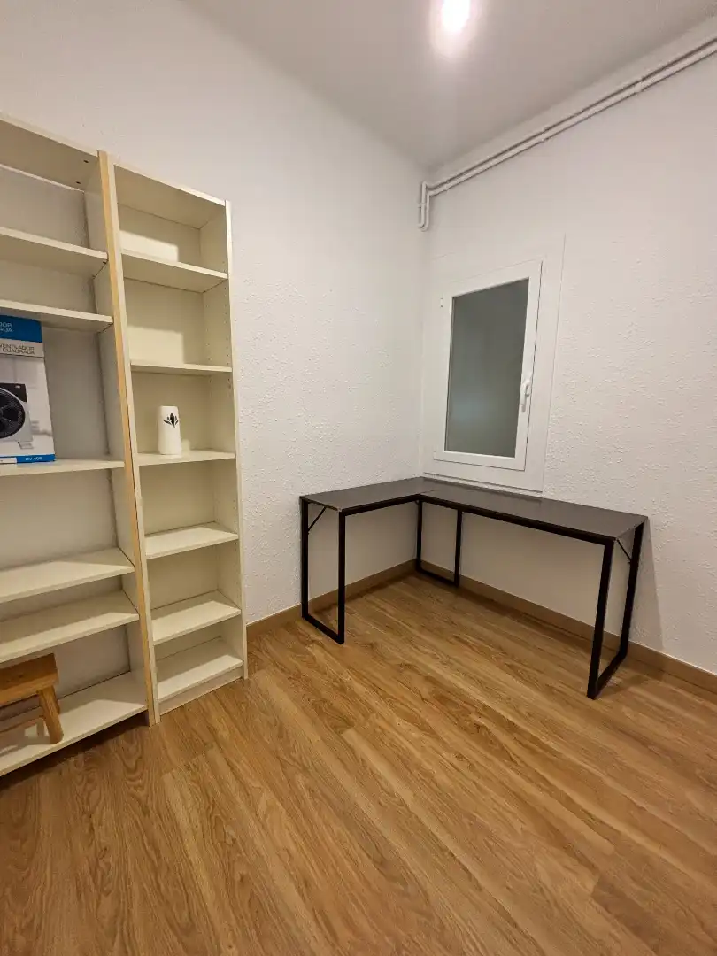 Habitación de Apartamento de alquiler en Barcelona con Horno y Lavadora