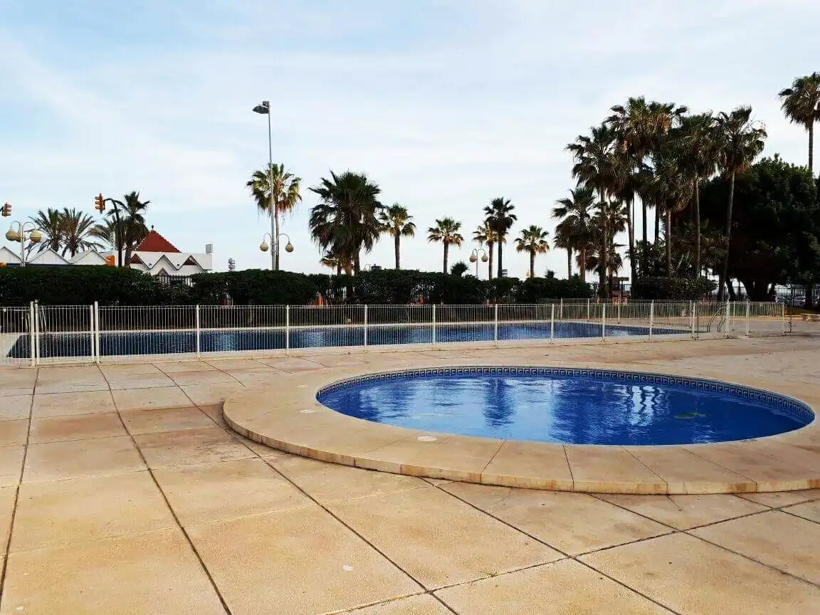 Monolocale con piscina in vendita a Avenida MANUEL MENA PALMA, imagen 6