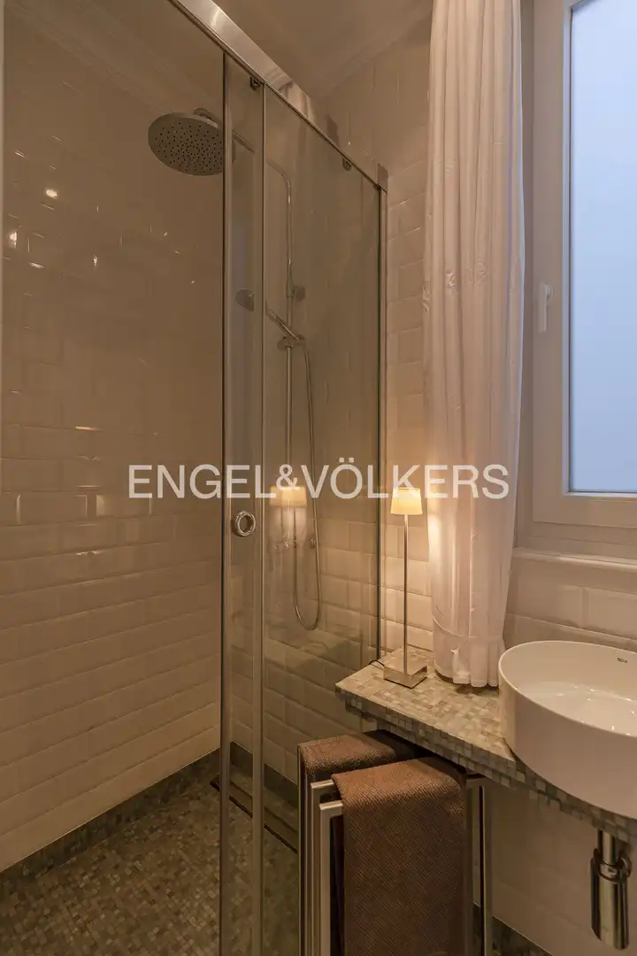 Baño de Piso en venta en Madrid con Calefacción, Trastero y Amueblado