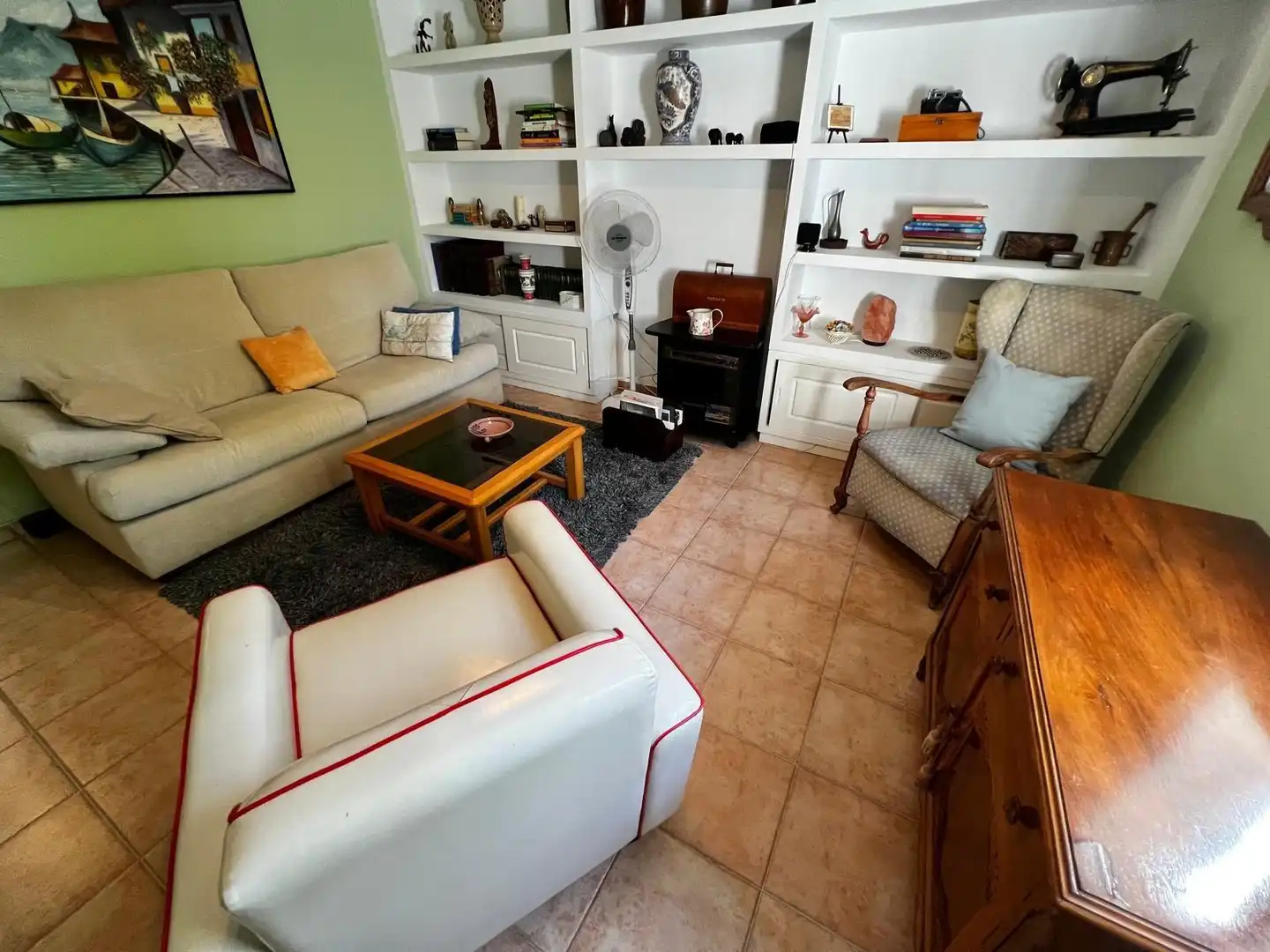Sala d'estar de Casa o xalet en venda en Málaga amb Aire condicionat, Calefacció i Jardí privat