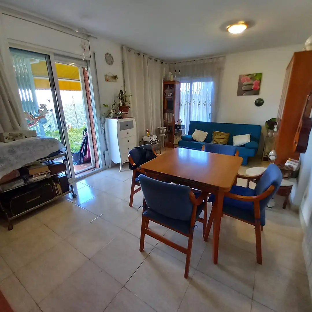 Sala d'estar de Pis en venda en Ripollet amb Calefacció i Jardí privat