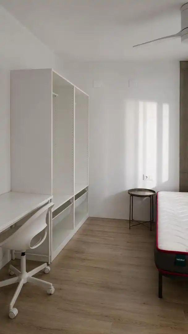 Schlafzimmer von Wohnung zur Miete in Valencia mit Klimaanlage, Heizung und Möbliert