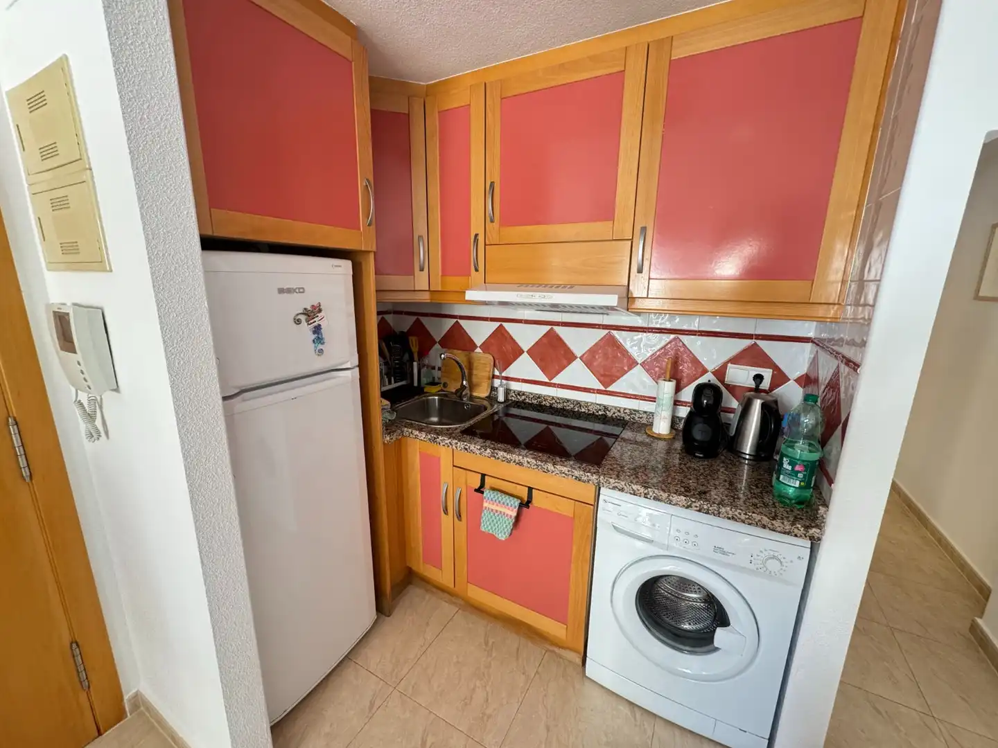 Cocina de Apartamento en venta en Guardamar del Segura con Aire acondicionado, Amueblado y Lavadora