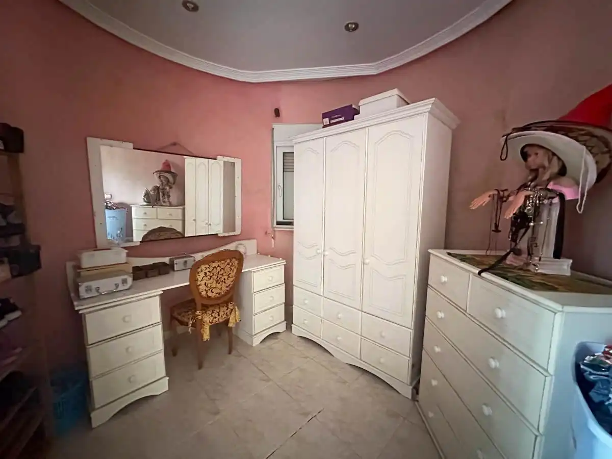 Habitación de Finca rústica en venta en Los Montesinos con Jardín privado, Piscina y Amueblado