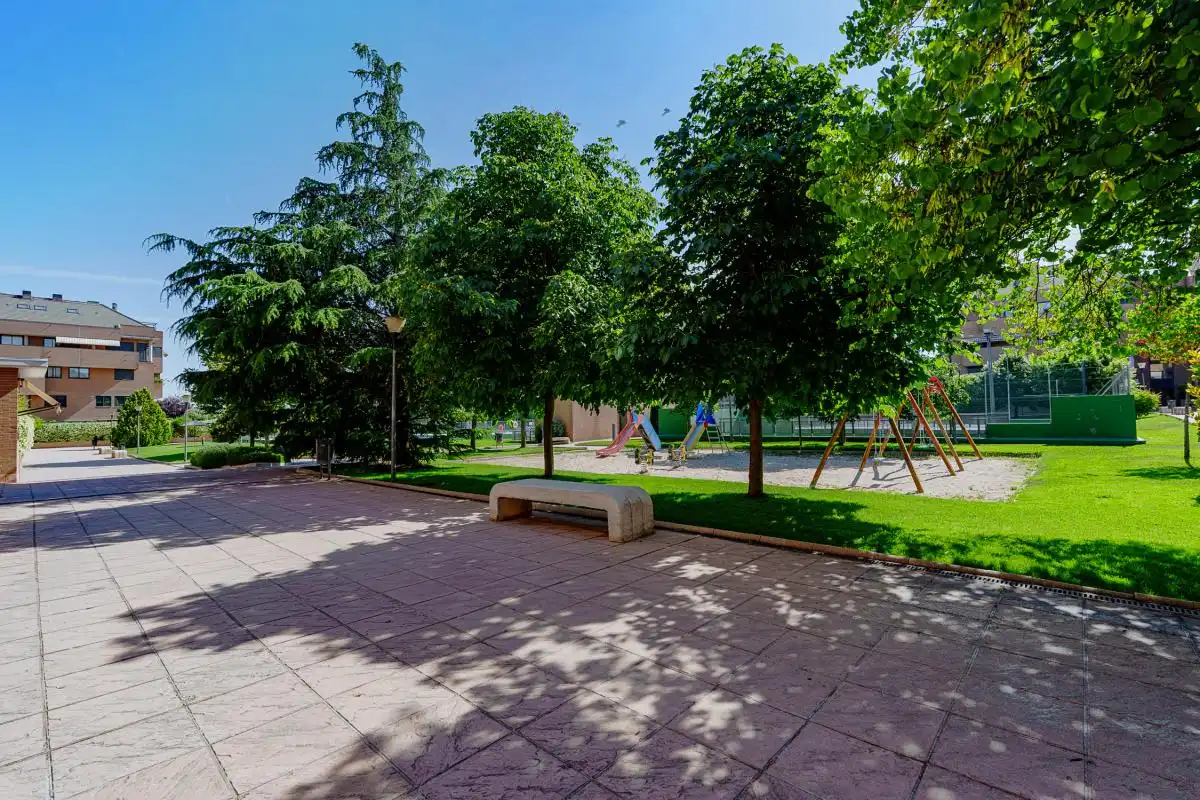 Terraza de Ático en venta en Pozuelo de Alarcón con Aire acondicionado, Calefacción y Jardín privado