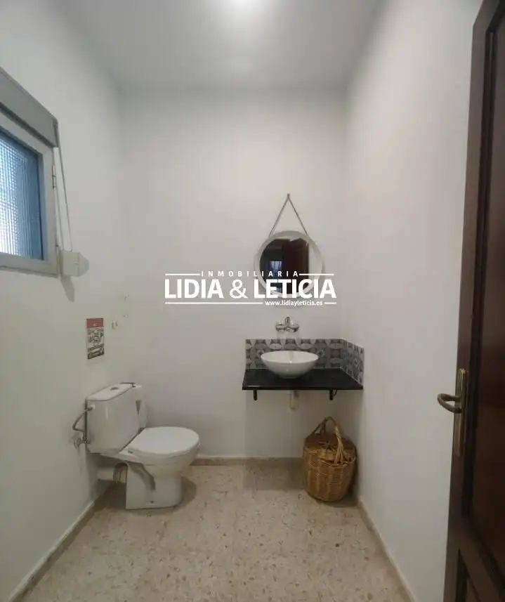 Bathroom of Houses for sale in El Viso del Alcor  with Private garden, Swimming Pool and Furnished