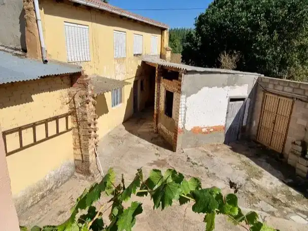 Vista exterior de Casa adosada en venda en Villarejo de Órbigo, León