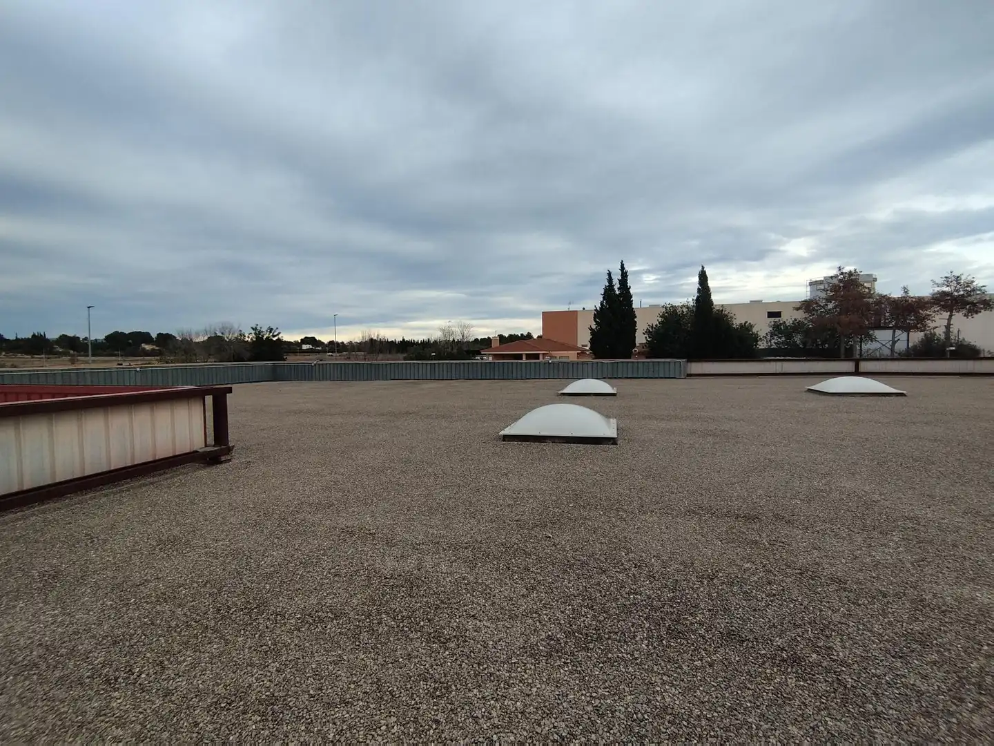 Vista exterior de Nave industrial de alquiler en La Pobla de Vallbona