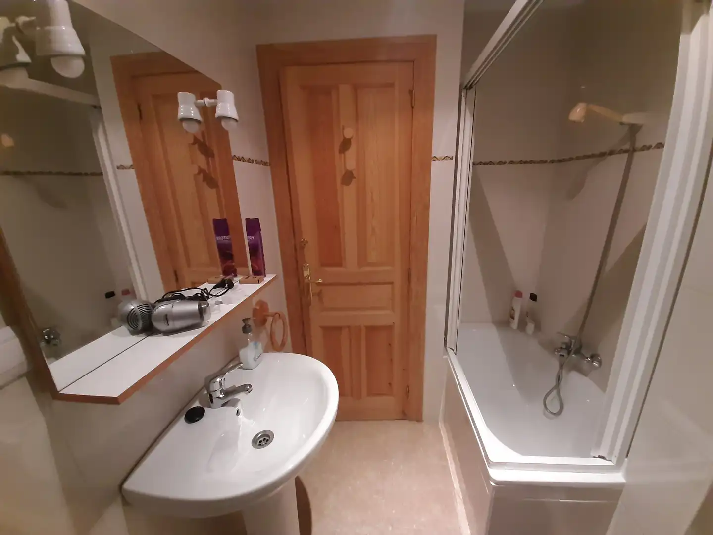 Bathroom of Attic for rent in Puente Viesgo  with Private garden, Furnished and Washing machine