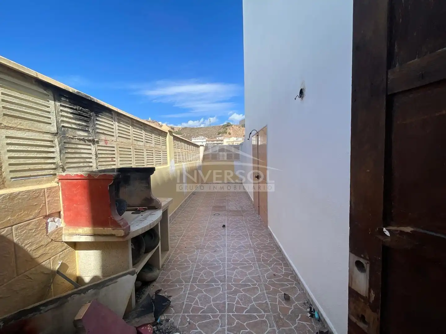 Außenansicht von Einfamilien-Reihenhaus zum Verkauf in Balanegra mit Terrasse, Abstellraum und Balkon