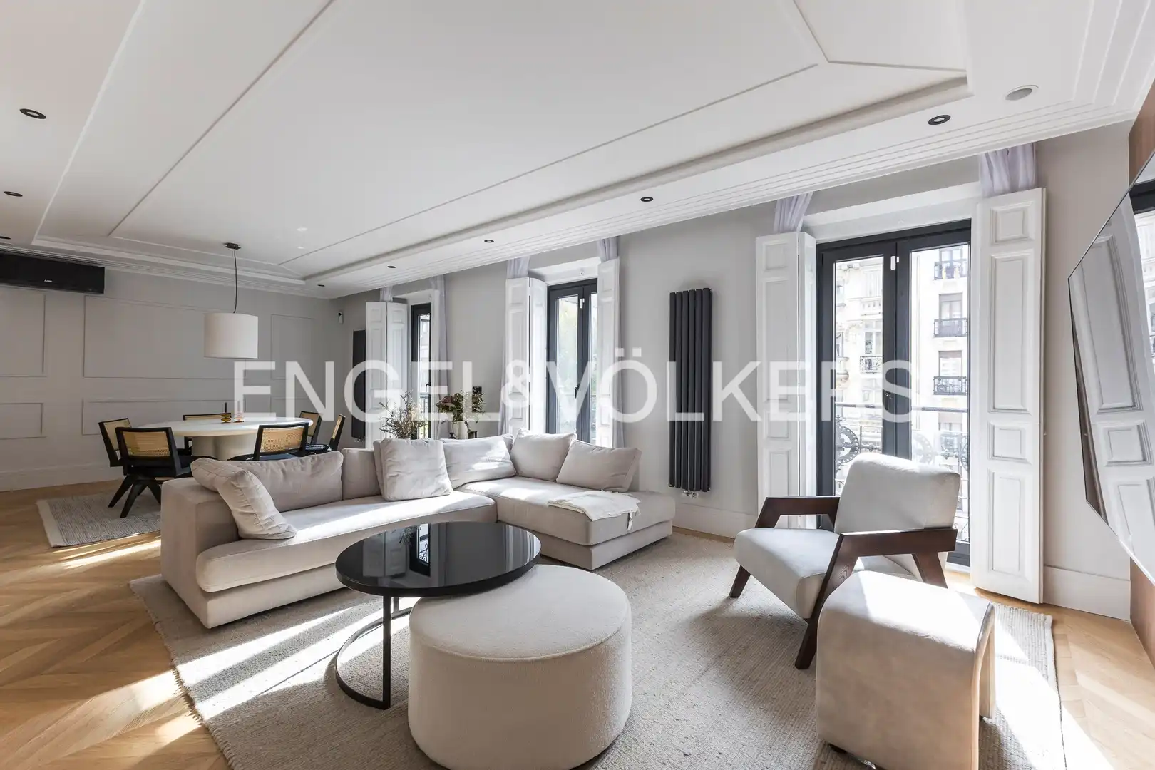 Living room of Flat for sale in Madrid  with Air Conditioner, Heating and Parquet flooring