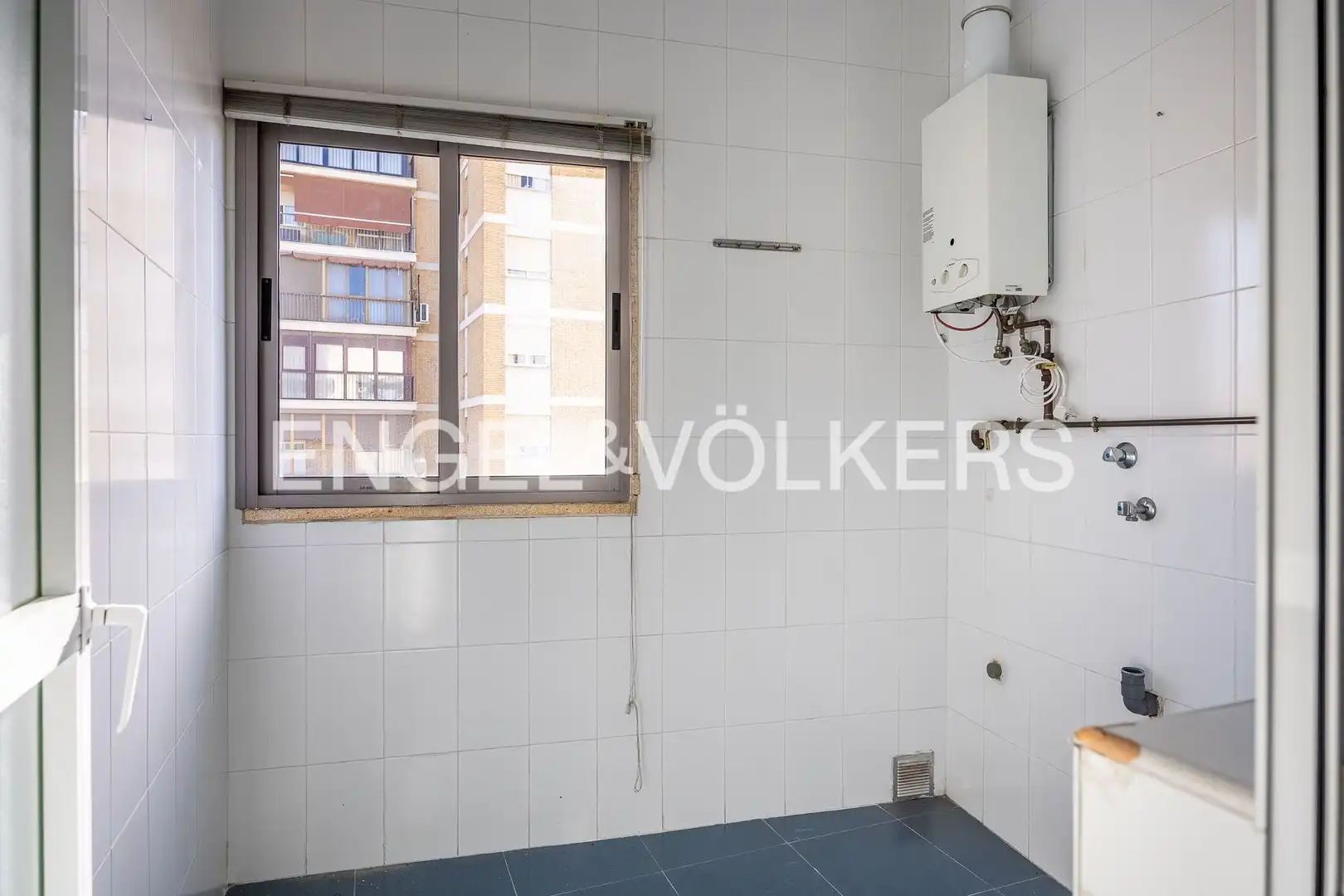 Bedroom of Flat for sale in Sevilla  with Air Conditioner, Heating and Terrace