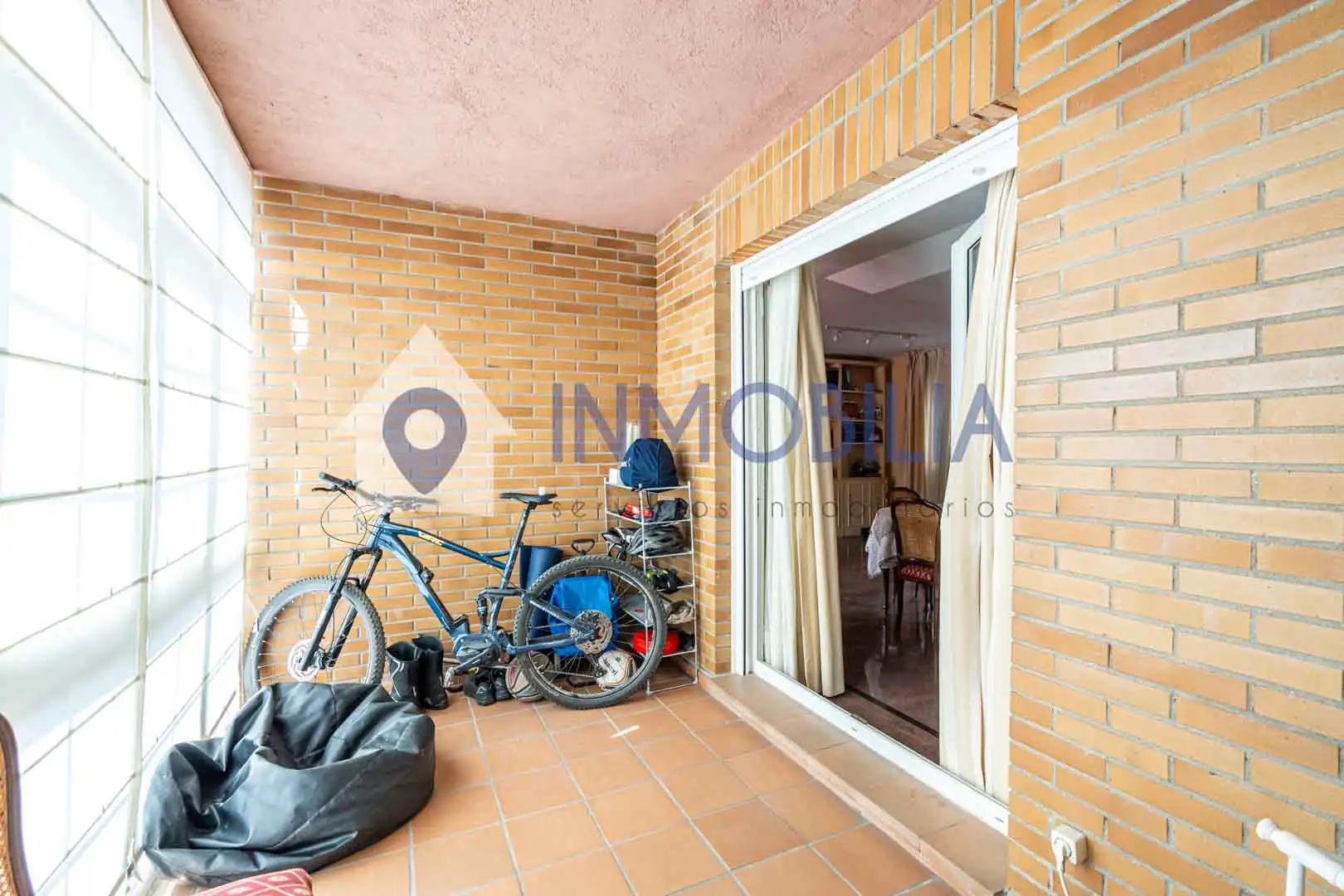 Terraza de Casa adosada en venta en Madrid con Aire acondicionado, Calefacción y Jardín privado