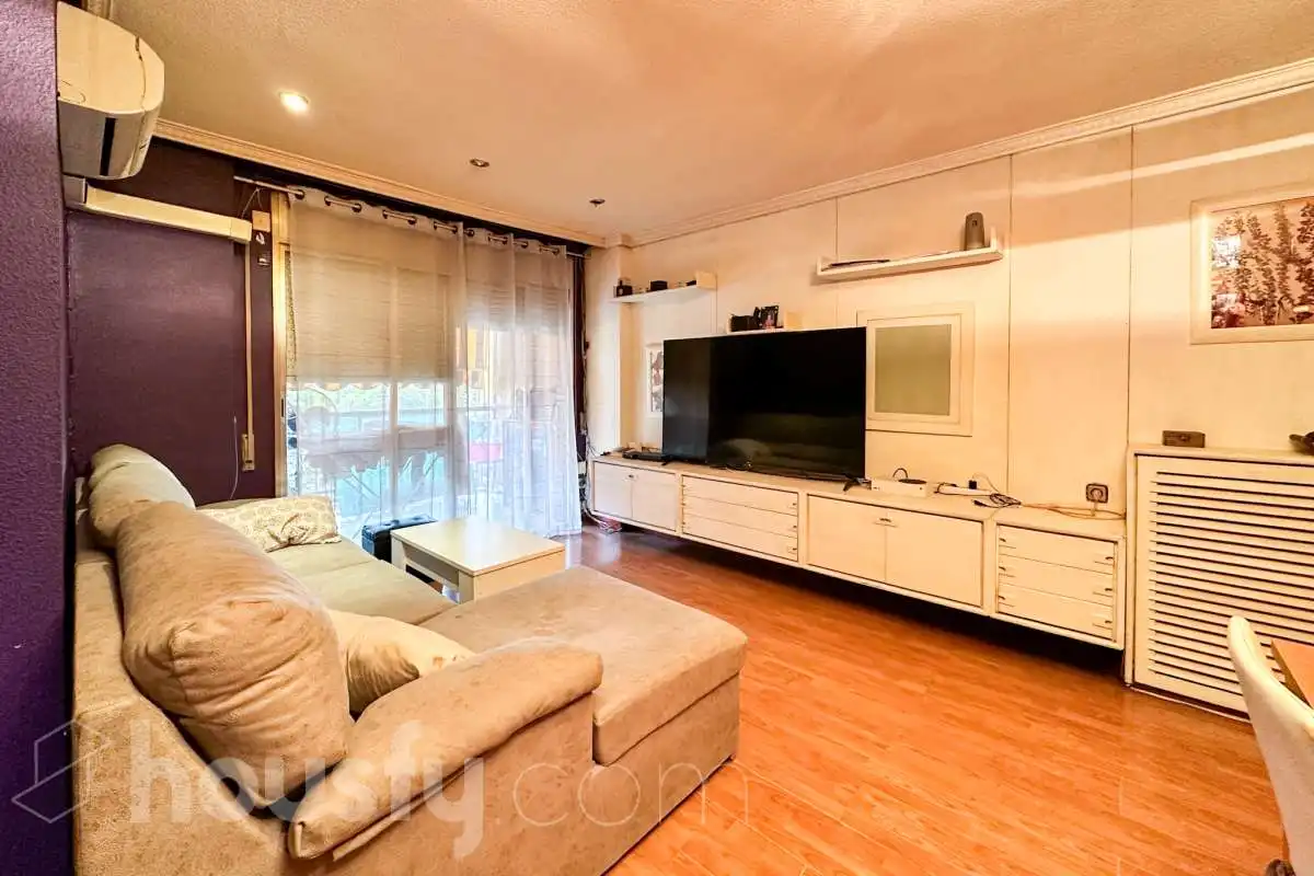 Living room of Flat for sale in Móstoles  with Air Conditioner, Terrace and Storage room