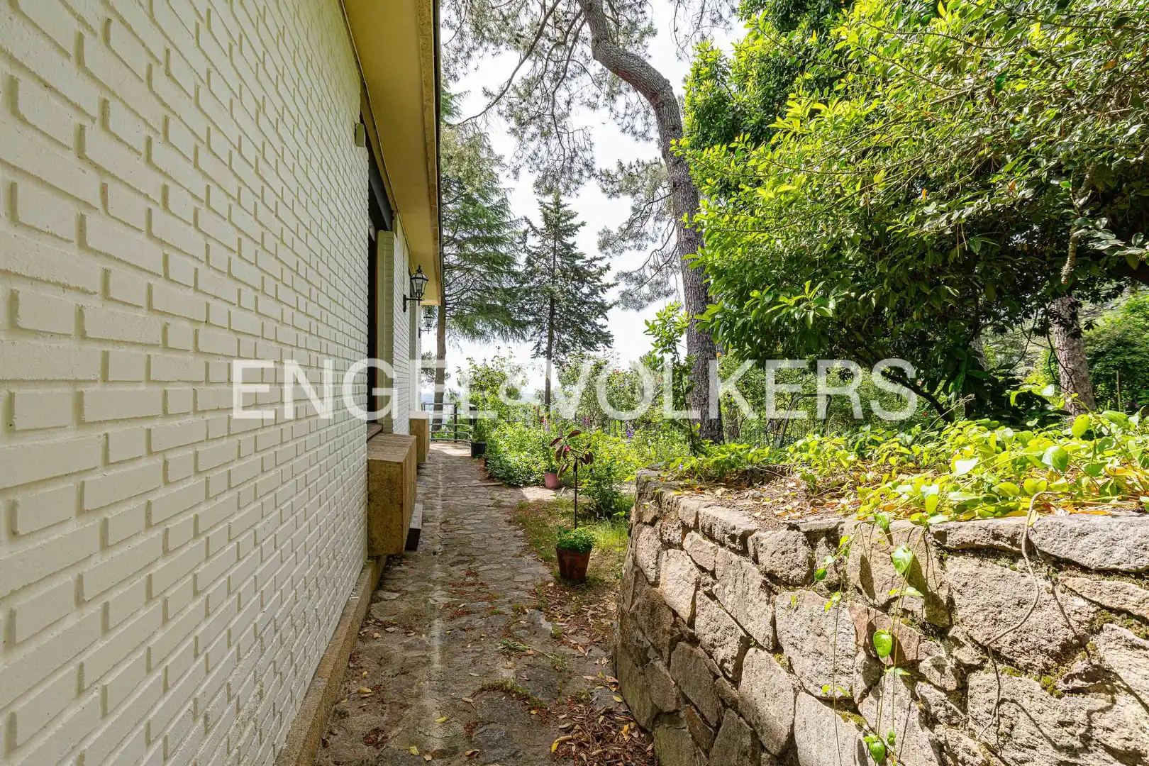 Exterior view of Houses for sale in San Lorenzo de El Escorial  with Heating, Private garden and Terrace