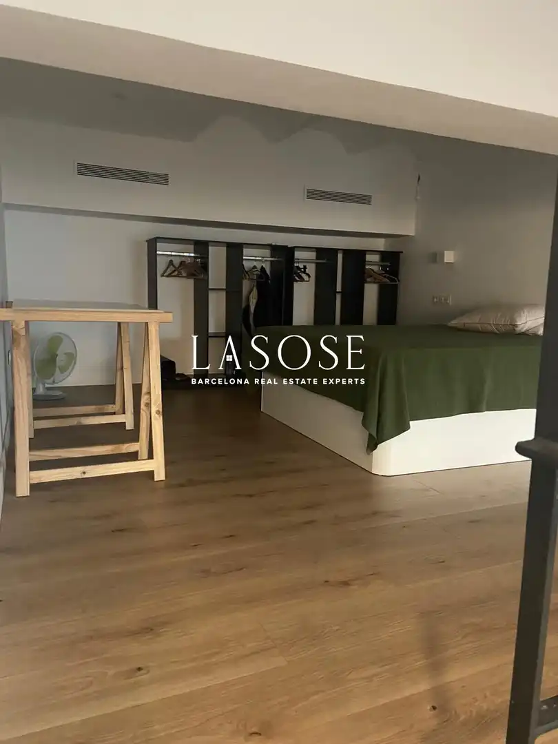 Dormitori de Casa o xalet en venda en Barcelona amb Aire condicionat, Calefacció i Terrassa