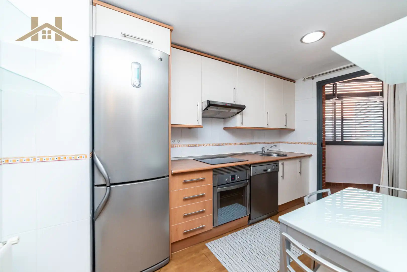 Küche von Wohnung zum Verkauf in Pinto mit Klimaanlage, Heizung und Abstellraum