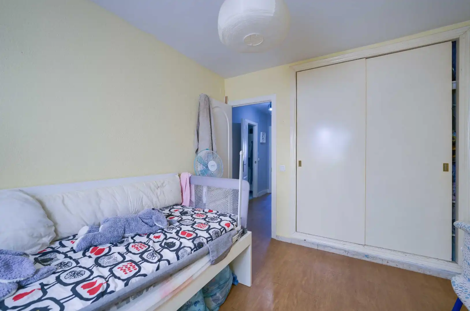 Schlafzimmer von Wohnung zum Verkauf in Sevilla mit Klimaanlage, Heizung und Abstellraum