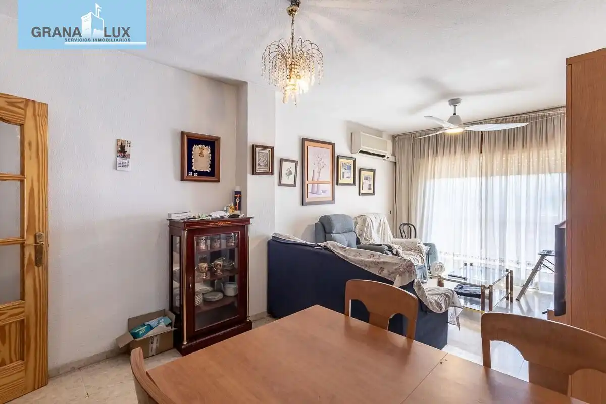 Flat with terrace for sale in Avenida de Juan Pablo II, imagen 3