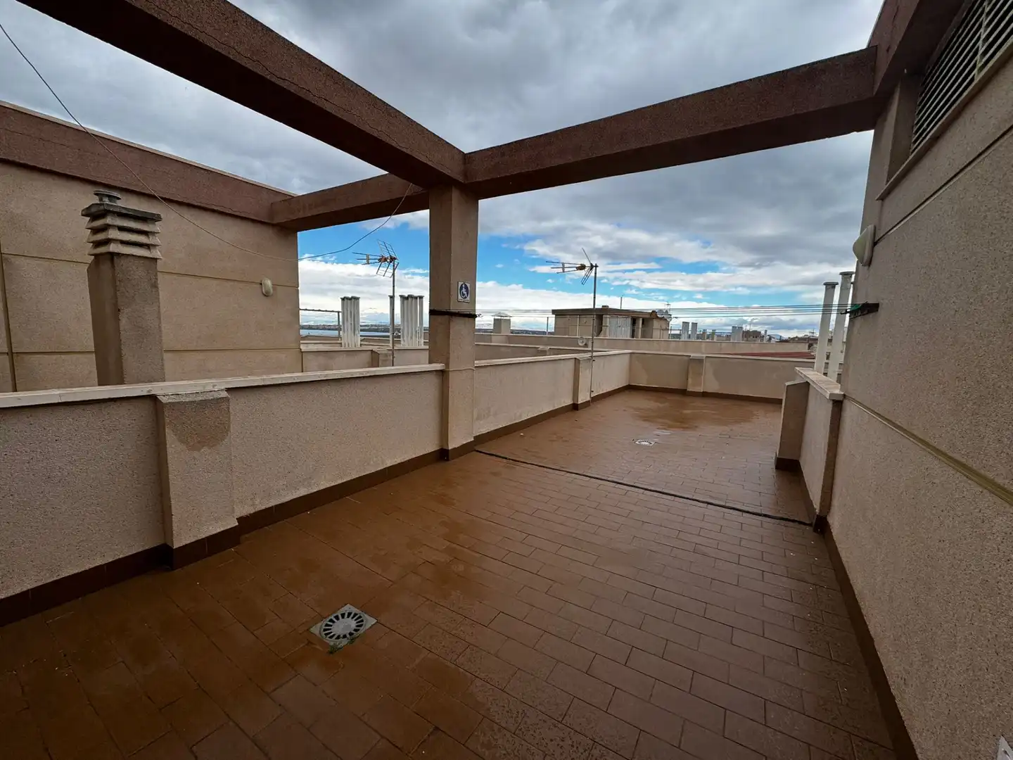 Terrasse von Dachboden zum Verkauf in Torrevieja mit Klimaanlage, Terrasse und Möbliert