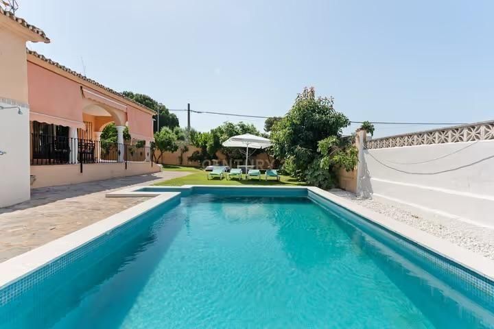 Swimming pool of House or chalet to rent in Marbella  with Private garden, Swimming Pool and Oven