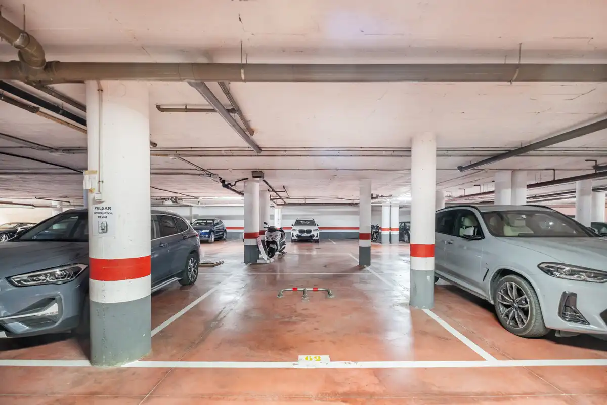 Parking de Piso en venta en Marbella con Aire acondicionado y Terraza