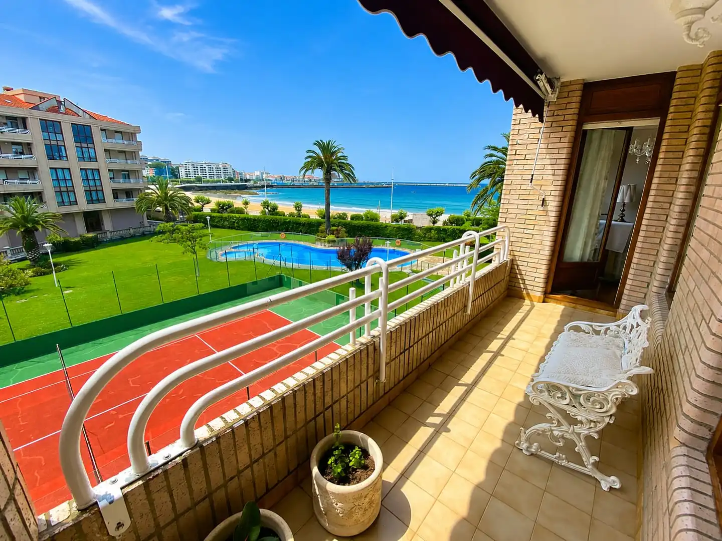 Exterior view of Flat for sale in Castro-Urdiales  with Heating, Private garden and Parquet flooring
