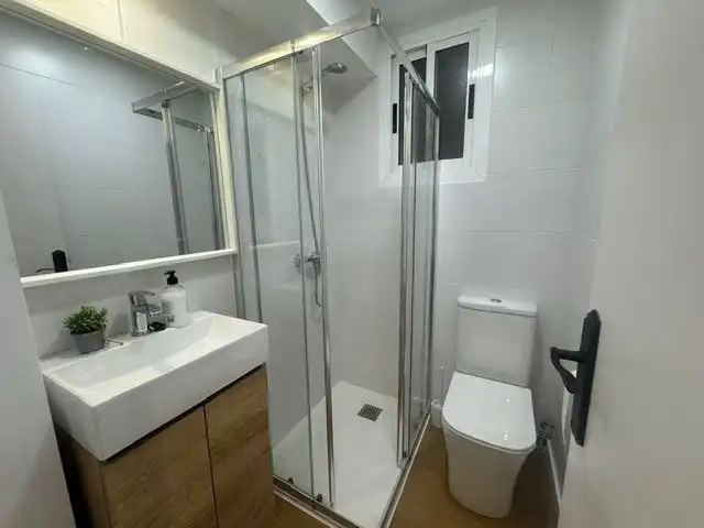 Badezimmer von Wohnung zur Miete in Alcoy / Alcoi mit Heizung, Abstellraum und Möbliert