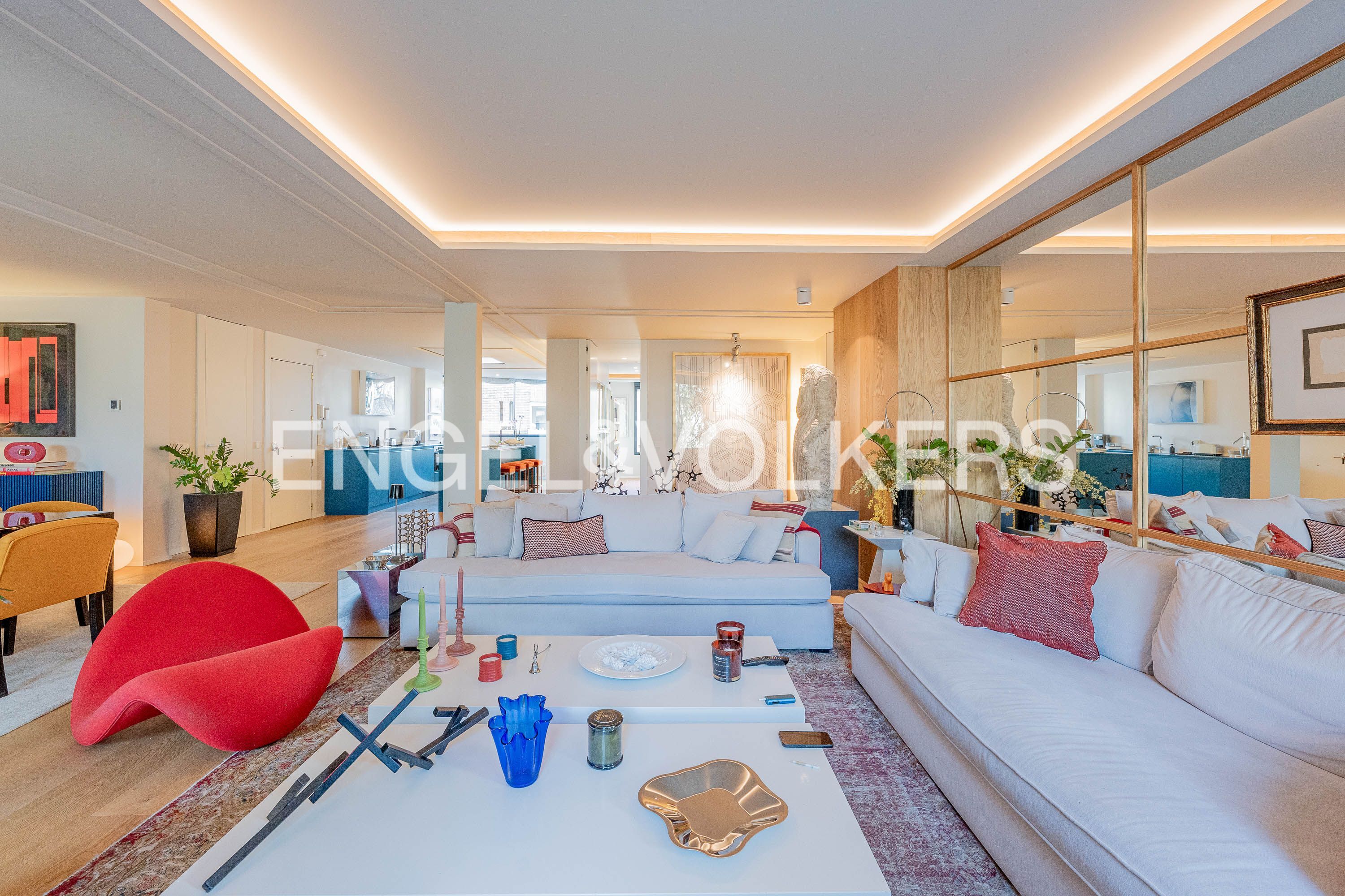 Living room of Flat for sale in  Madrid Capital  with Air Conditioner, Heating and Private garden