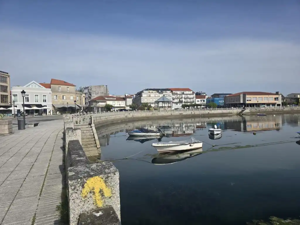 Exterior view of Flat for sale in Vilanova de Arousa  with Parquet flooring, Furnished and Balcony